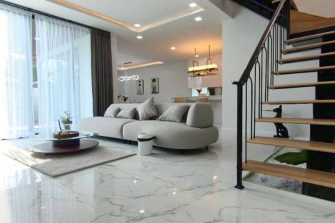 Chalet de 3 dormitorios en Sattahip, Tailandia № 172737 - foto 3