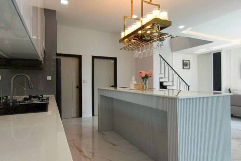 Chalet de 3 dormitorios en Sattahip, Tailandia № 172737 - foto 6