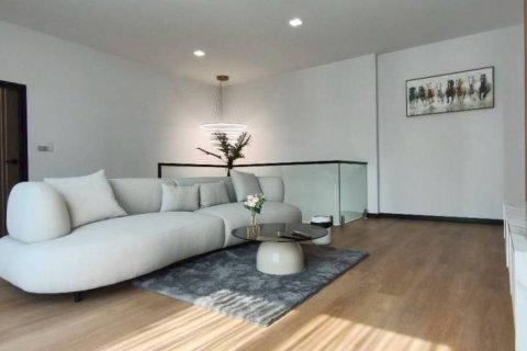 Chalet de 3 dormitorios en Sattahip, Tailandia № 172737 - foto 10