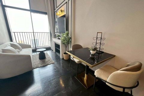 Estudio en el condominio en Watthana, Bangkok, Tailandia № 163288 - foto 2