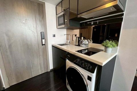 Estudio en el condominio en Watthana, Bangkok, Tailandia № 163288 - foto 6