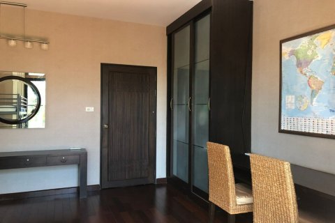 Chalet de 3 dormitorios en Pattaya, Tailandia № 180372 - foto 12