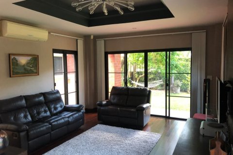 Chalet de 3 dormitorios en Pattaya, Tailandia № 180372 - foto 7