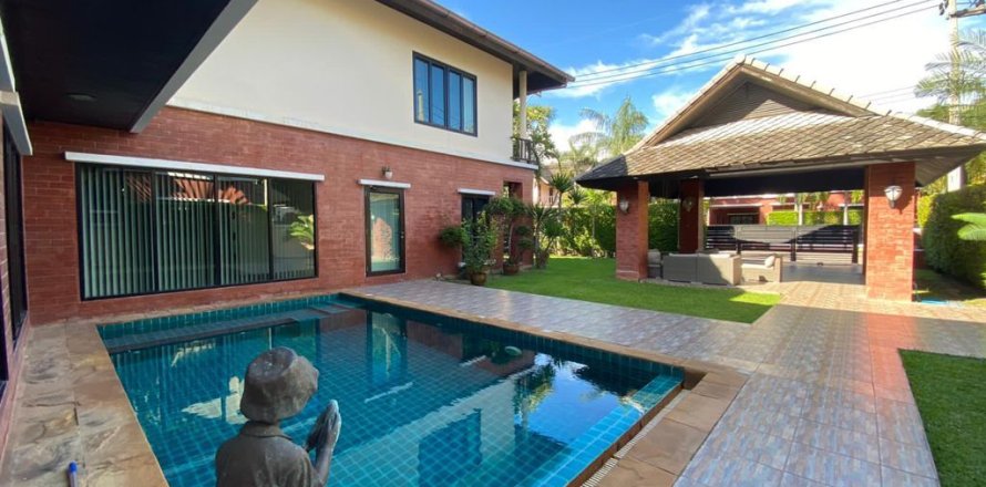 Chalet de 3 dormitorios en Pattaya, Tailandia № 180372