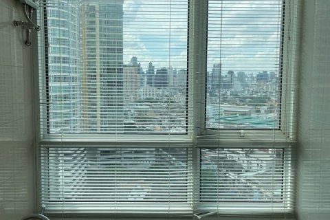 Condominio de 3 dormitorios en Phra Khanong, Bangkok, Tailandia № 143482 - foto 15