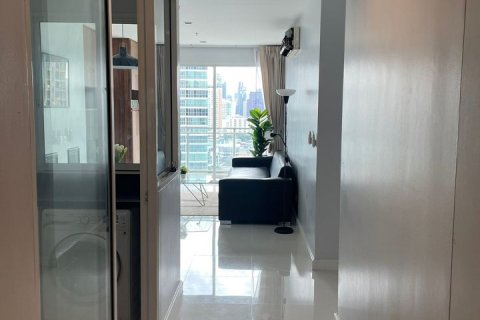 Condominio de 3 dormitorios en Phra Khanong, Bangkok, Tailandia № 143482 - foto 3