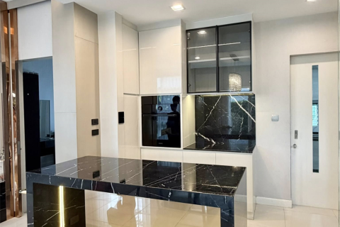 House in Bangkok, Thailand 3 bedrooms № 190336 - photo 4