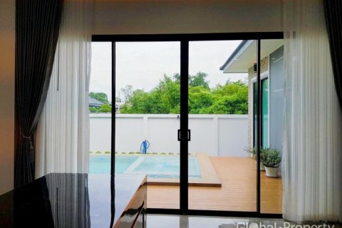 Casa de 3 dormitorios en Pattaya, Tailandia № 146569 - foto 12