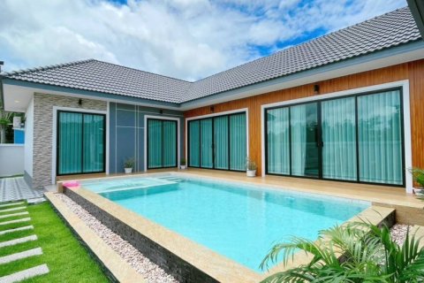 Casa de 3 dormitorios en Pattaya, Tailandia № 146569 - foto 3
