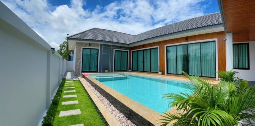Casa de 3 dormitorios en Pattaya, Tailandia № 146569