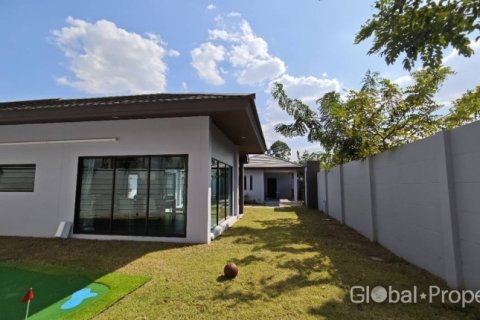 Casa de 3 dormitorios en Pattaya, Tailandia № 146568 - foto 5