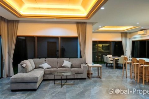 Casa de 3 dormitorios en Pattaya, Tailandia № 146568 - foto 7