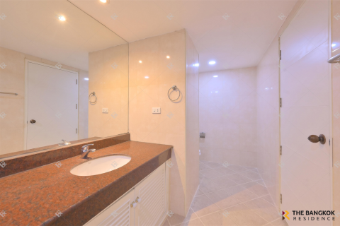 Apartamento de 3 dormitorios en Bangkok, Tailandia № 190230 - foto 3