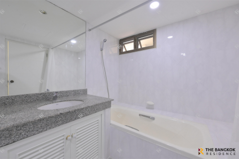 Apartamento de 3 dormitorios en Bangkok, Tailandia № 190230 - foto 9