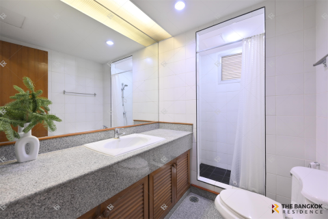Apartment in Bangkok, Thailand 3 bedrooms № 190231 - photo 4