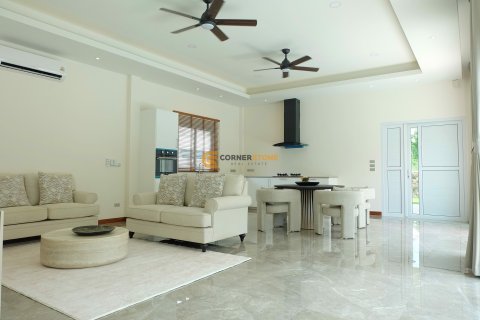 Estudio en Pattaya, Tailandia № 210032 - foto 6