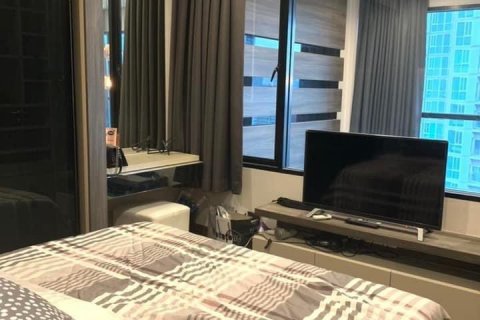 Condominio de 3 dormitorios en Huai Khwang, Bangkok, Tailandia № 134008 - foto 12