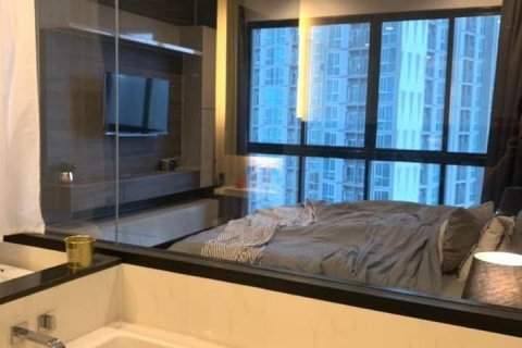 Condominio de 3 dormitorios en Huai Khwang, Bangkok, Tailandia № 134008 - foto 14