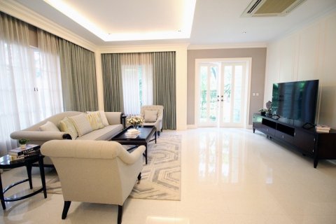Condominio de 4 dormitorios en Suan Luang, Bangkok, Tailandia № 134004 - foto 11