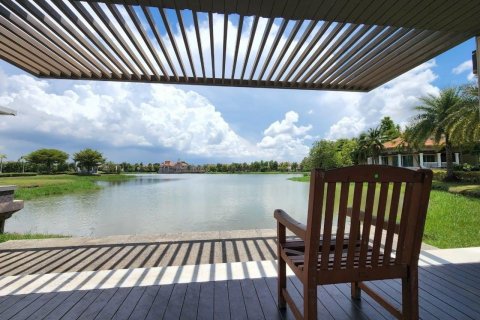Chalet de 5 dormitorios en Bangkok, Tailandia № 134005 - foto 18