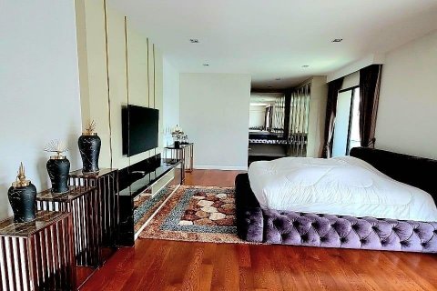 Chalet de 5 dormitorios en Bangkok, Tailandia № 134005 - foto 7