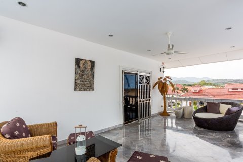 Chalet de 3 dormitorios en Hua Hin, Tailandia № 168716 - foto 24