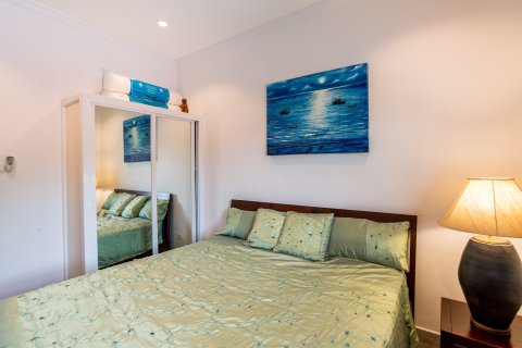 Chalet de 3 dormitorios en Hua Hin, Tailandia № 168716 - foto 11