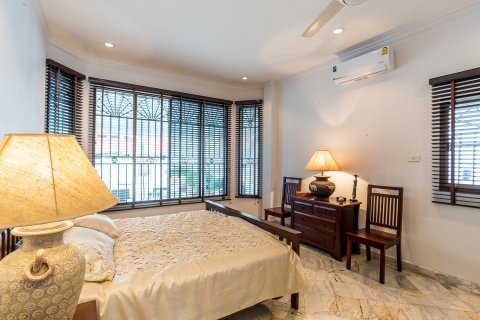 Chalet de 3 dormitorios en Hua Hin, Tailandia № 168716 - foto 21
