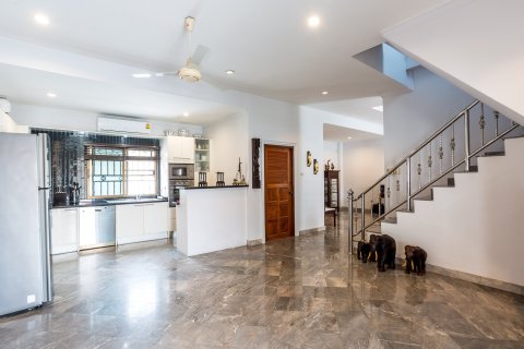 Chalet de 3 dormitorios en Hua Hin, Tailandia № 168716 - foto 28