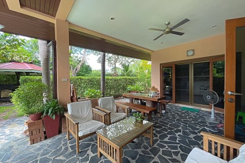 Chalet de 4 dormitorios en Hua Hin, Tailandia № 168720 - foto 12