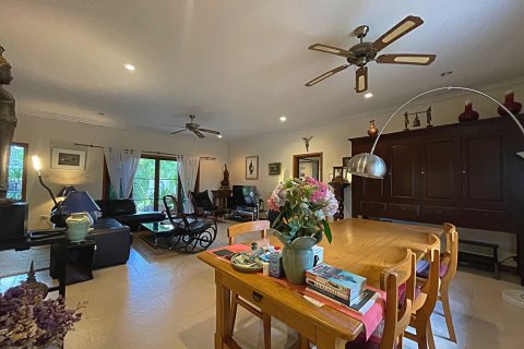 Chalet de 4 dormitorios en Hua Hin, Tailandia № 168720 - foto 7