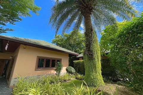 Chalet de 4 dormitorios en Hua Hin, Tailandia № 168720 - foto 10