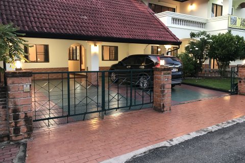 Casa de 4 dormitorios en Chiang Mai, Tailandia № 157873 - foto 9