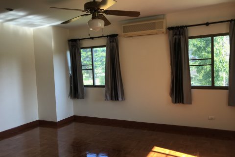 Casa de 4 dormitorios en Chiang Mai, Tailandia № 157873 - foto 14
