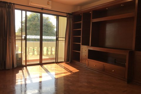 Casa de 4 dormitorios en Chiang Mai, Tailandia № 157873 - foto 15
