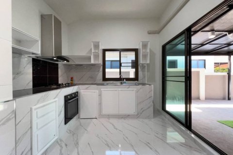 Casa de 3 dormitorios en Pattaya, Tailandia № 157826 - foto 7