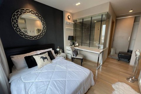 Condominio de 2 dormitorios en Khlong Toei, Bangkok, Tailandia № 157820 - foto 9