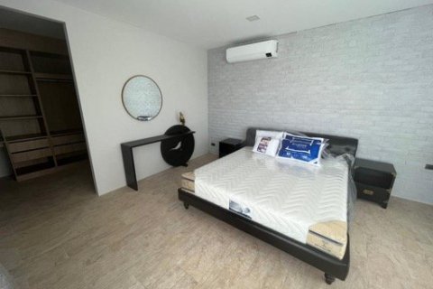 House in Kamala, Thailand 6 bedrooms № 3376 - photo 17