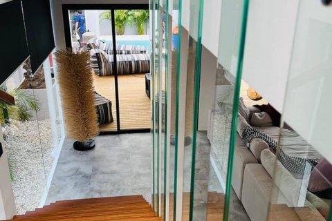 Chalet de 4 dormitorios en Phuket, Tailandia № 115124 - foto 9