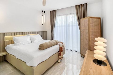 Chalet de 4 dormitorios en Phuket, Tailandia № 115124 - foto 10