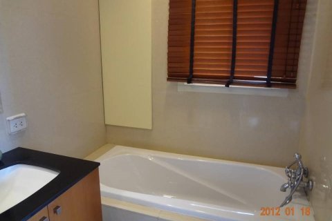 Condominio de 2 dormitorios en Bangkok, Tailandia № 163904 - foto 5