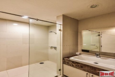 Apartamento de 2 dormitorios en Thonburi, Bangkok, Tailandia № 203272 - foto 4