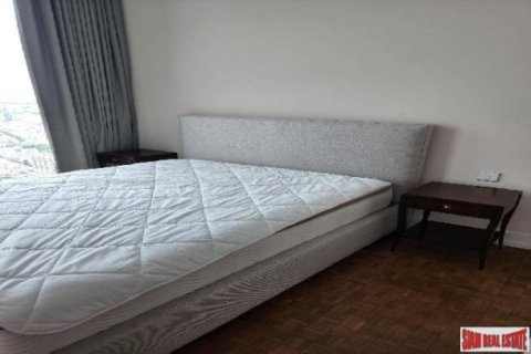 Apartamento de 3 dormitorios en Sathon, Bangkok, Tailandia № 203271 - foto 4