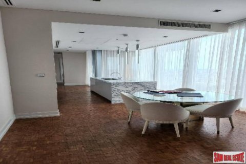 Apartamento de 3 dormitorios en Sathon, Bangkok, Tailandia № 203271 - foto 3