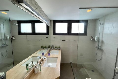 Condominio de 3 dormitorios en Bangkok, Tailandia № 157478 - foto 12