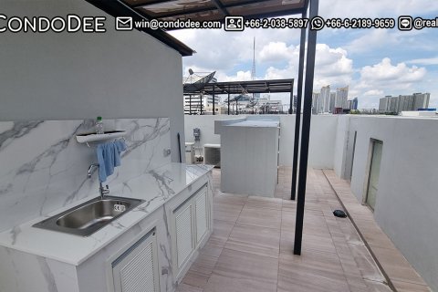 Reihenhaus in Watthana, Bangkok, Thailand 4 Schlafzimmer № 201143 - Foto 4