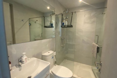 Condo à Watthana, Bangkok, Thaïlande, 2 chambres  № 201144 - photo 3