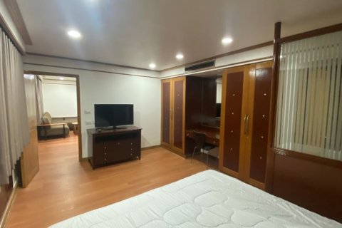 Condo in Watthana, Bangkok, Thailand, 2 bedrooms № 201147 - photo 11