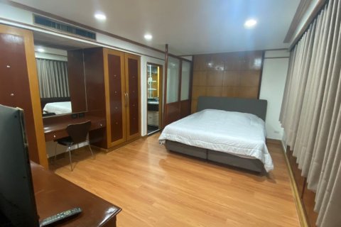 Condo in Watthana, Bangkok, Thailand, 2 bedrooms № 201147 - photo 10