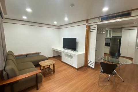 Condo in Watthana, Bangkok, Thailand, 2 bedrooms № 201147 - photo 8